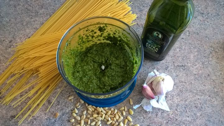 Bazalkové pesto