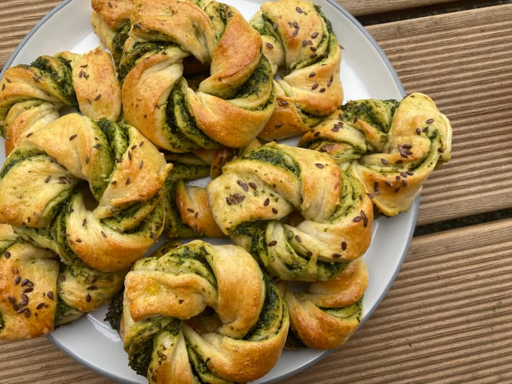 Bramborové uzly s medvědím česnekem